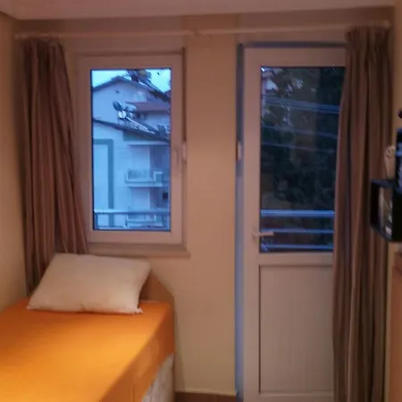 Apartament Artemis Garden *